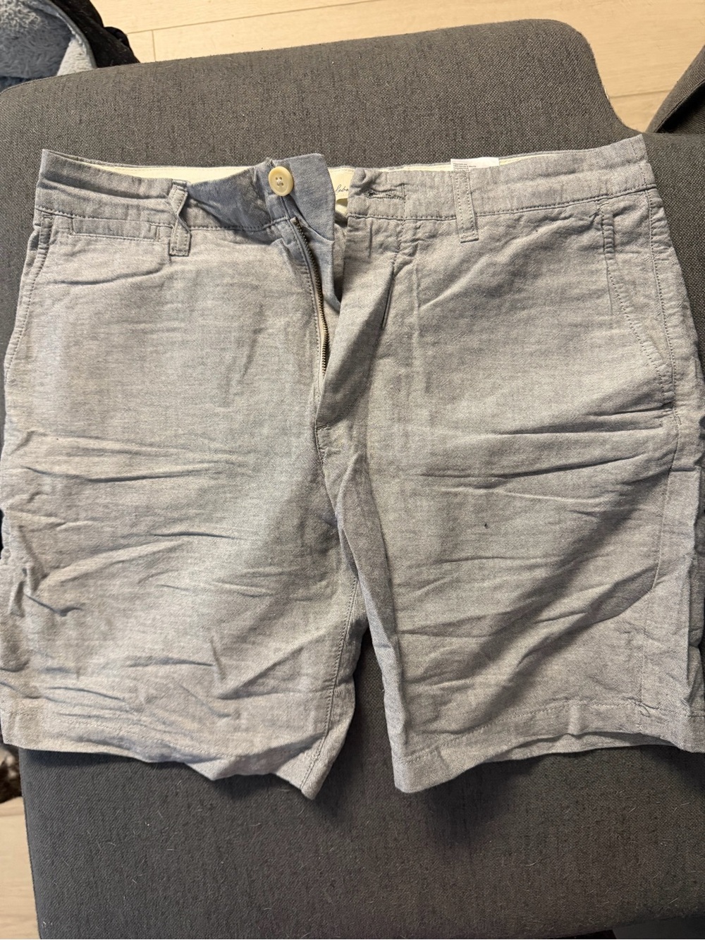 H&M Men’s Light Gray Flat-Front Casual Shorts